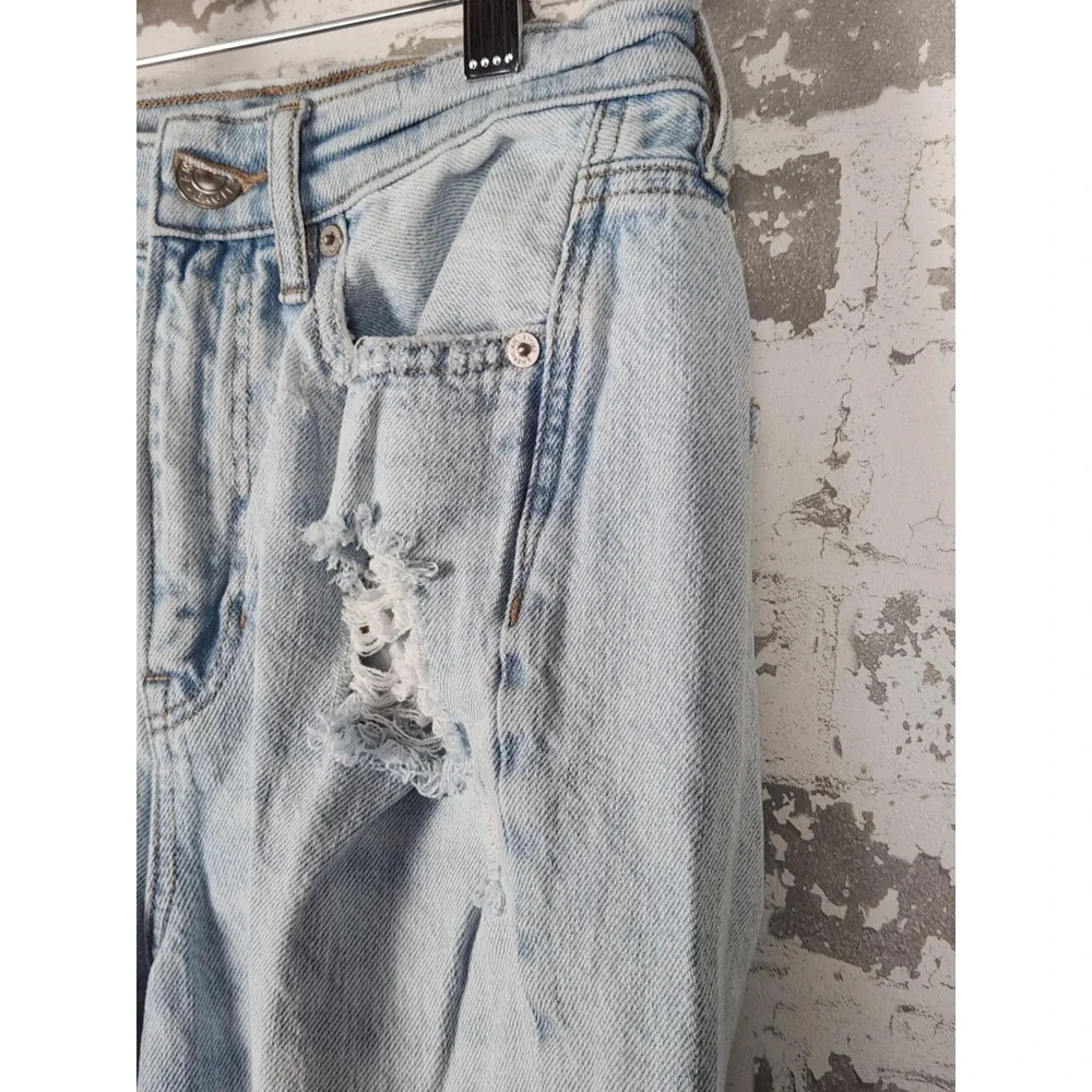 American Eagle Outfitters good pre